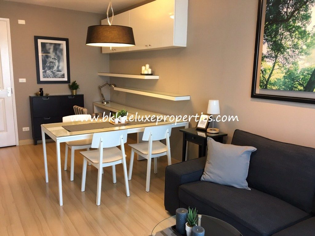 Sukhumvit Plus. Bkkdeluxe Bangkok Renovated Condo For Rent Phra Khanong Living Room View