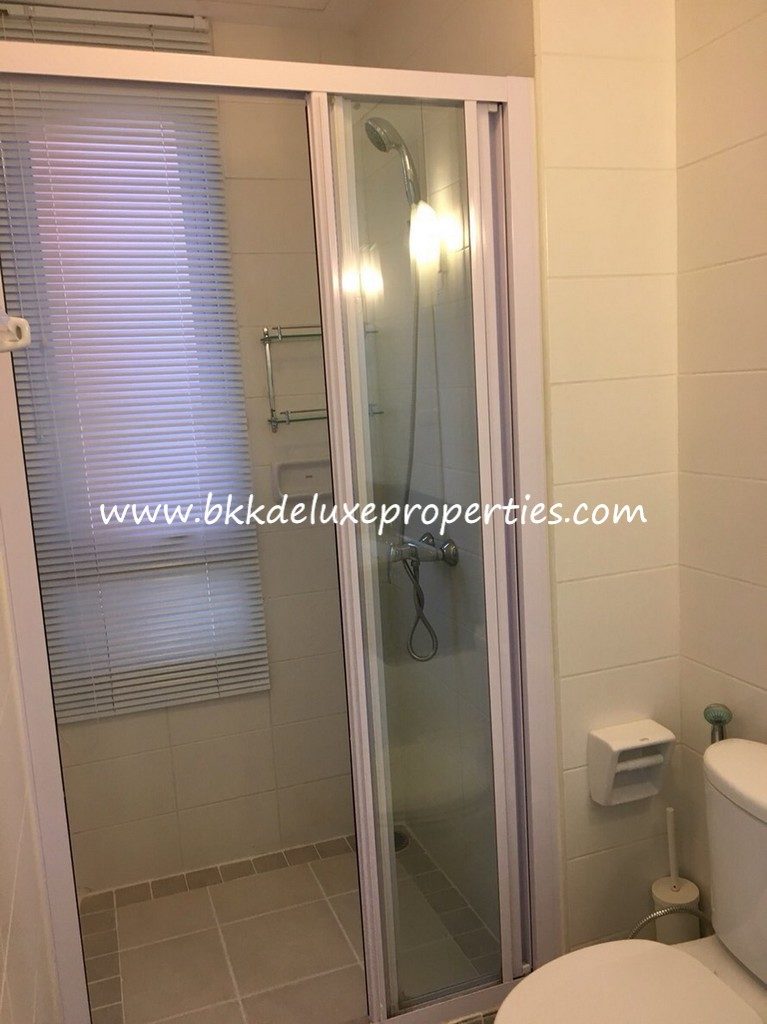 Sukhumvit Plus. Bkkdeluxe Bangkok Renovated Condo For Rent Phra Khanong Bathroom View