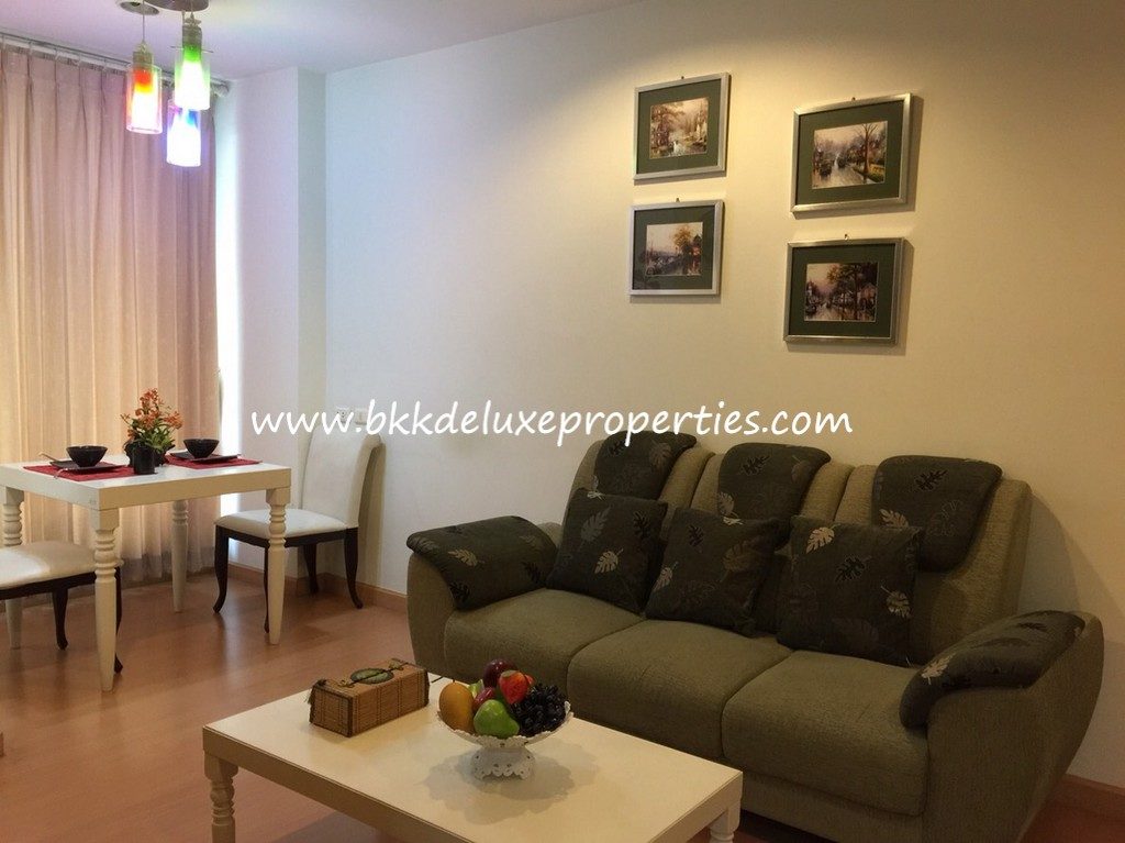 Modern Condo For Rent In Ekkamai. Living Room View