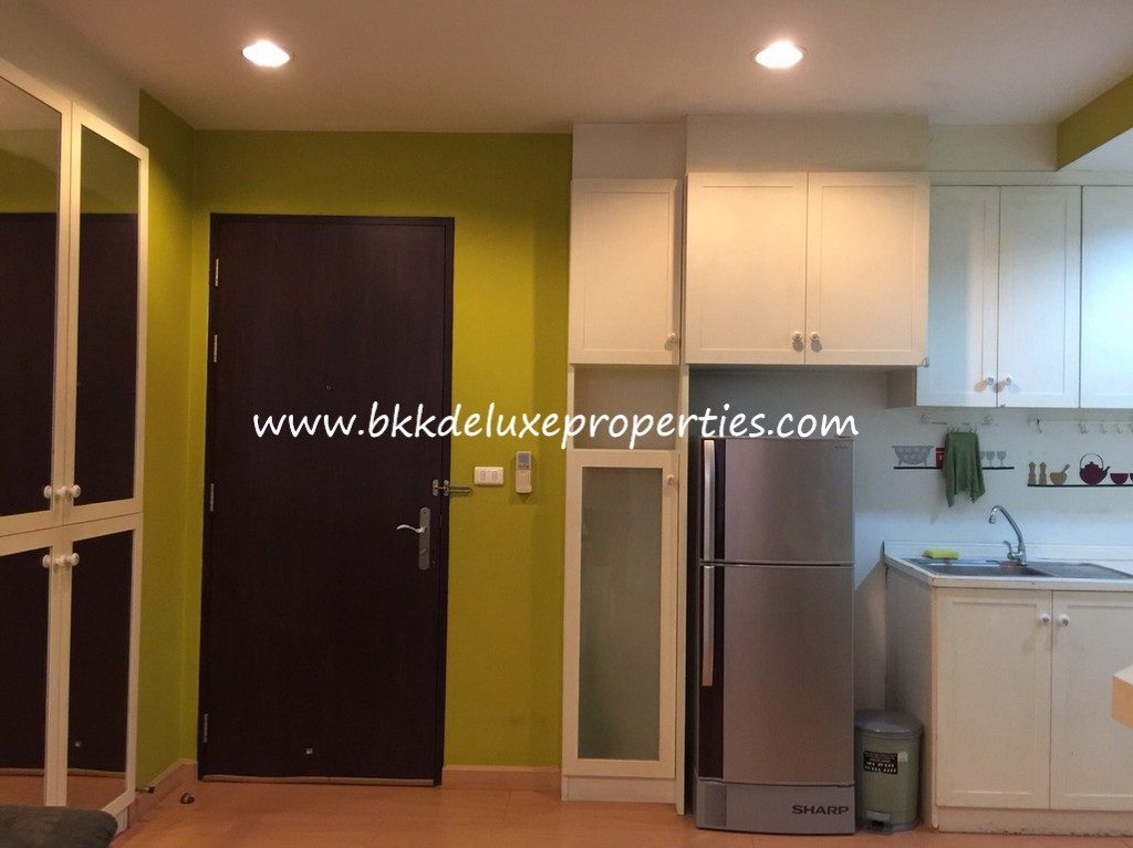 Modern Condo For Rent In Ekkamai. Door View