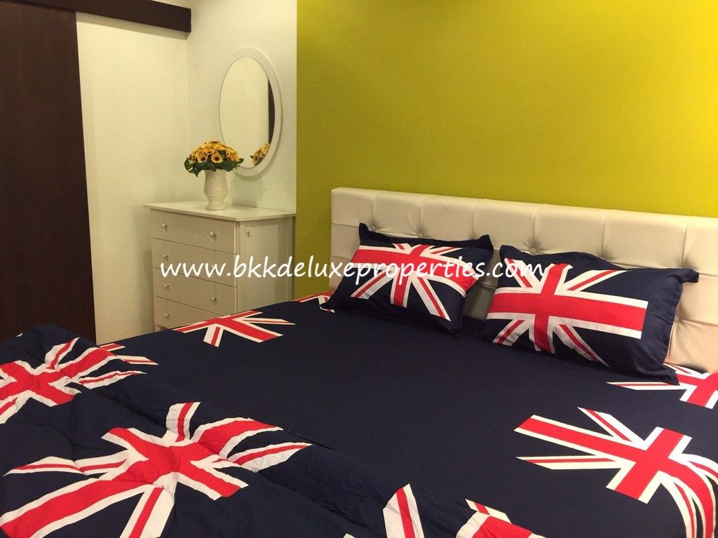 Modern Condo For Rent In Ekkamai. Bed View