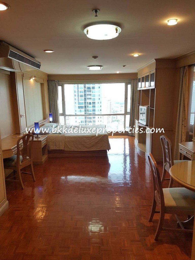 Sukhumvit Suite. Bkkdeluxe Bangkok Spacious One Bedroom Condo For Rent. Bedroom.