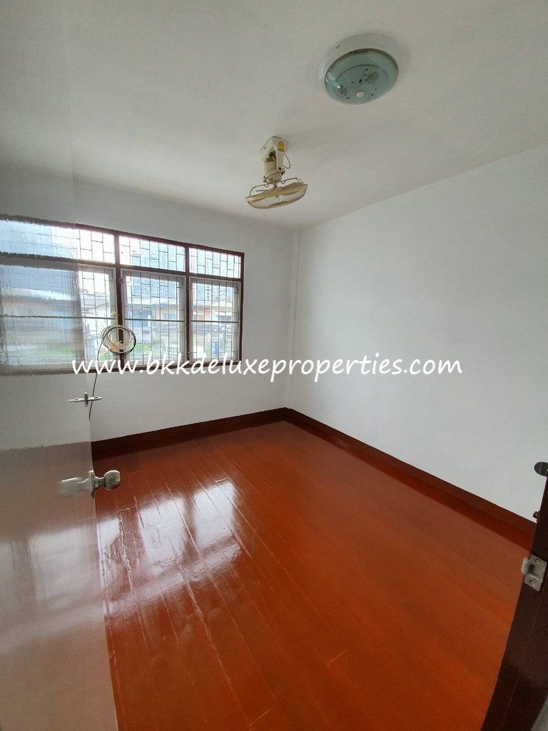 Shophouse For Rent Soi Phum Chit Floor View