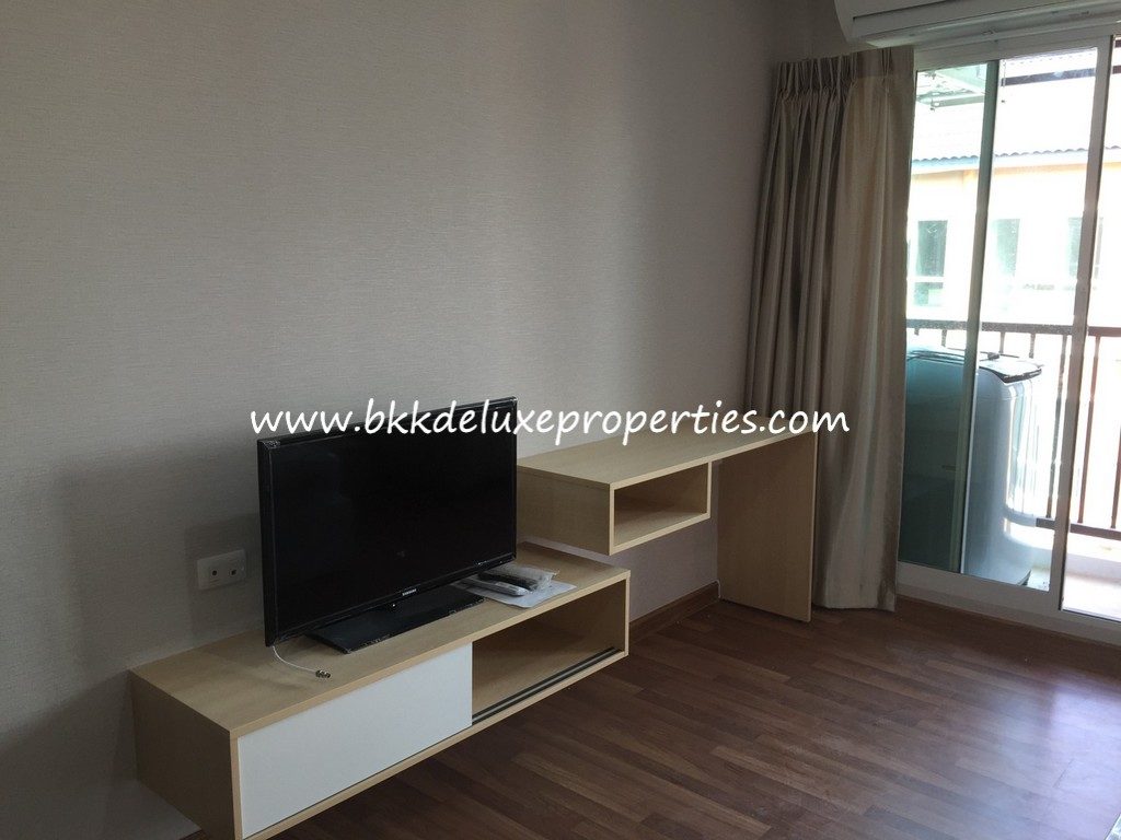 Samut Prakan Beach Condo For Sale. TV