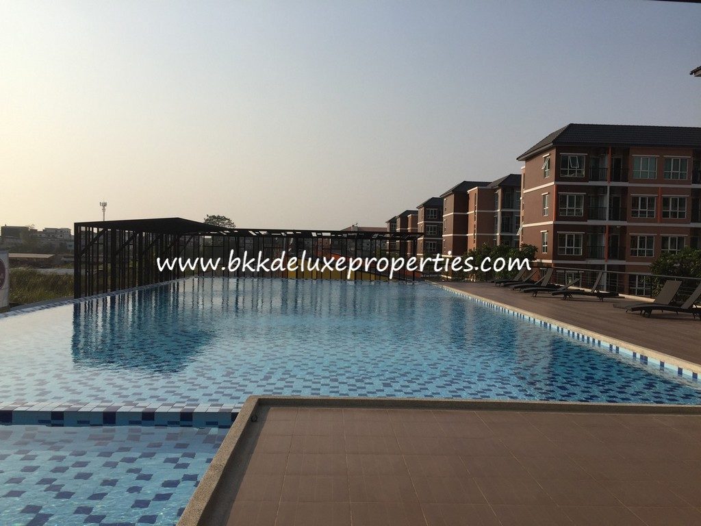Samut Prakan Beach Condo For Sale. Swimming Pool