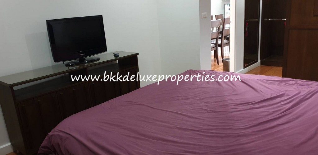 Condo One X. Sukhumvit 26 Condo For Sale Rent. Bedroom TV.