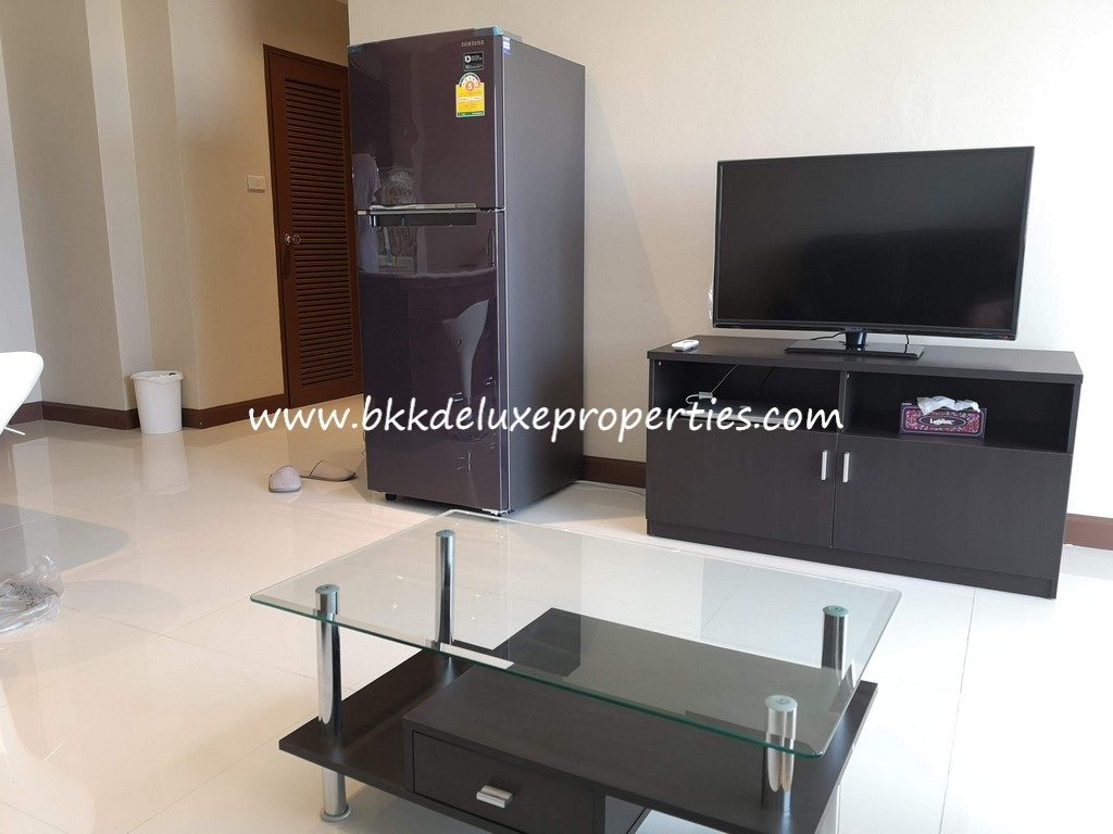 Bangkok Condo For Rent On Pridi 14. TV Cabinet