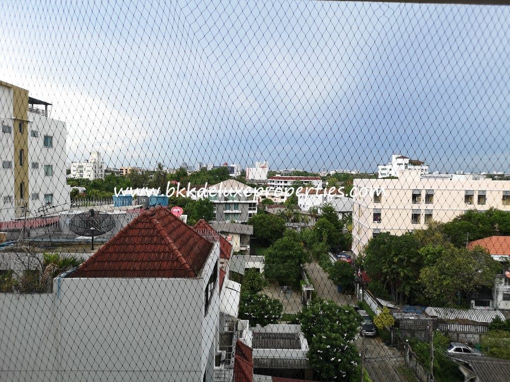 Bangkok Condo For Rent On Pridi 14. Window View