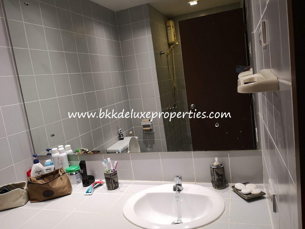 Bangkok Condo For Rent On Pridi 14. Basin