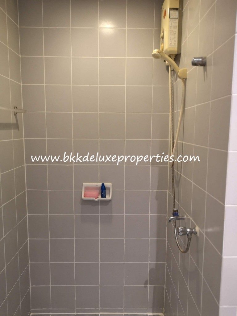 Bangkok Condo For Rent On Pridi 14. Shower