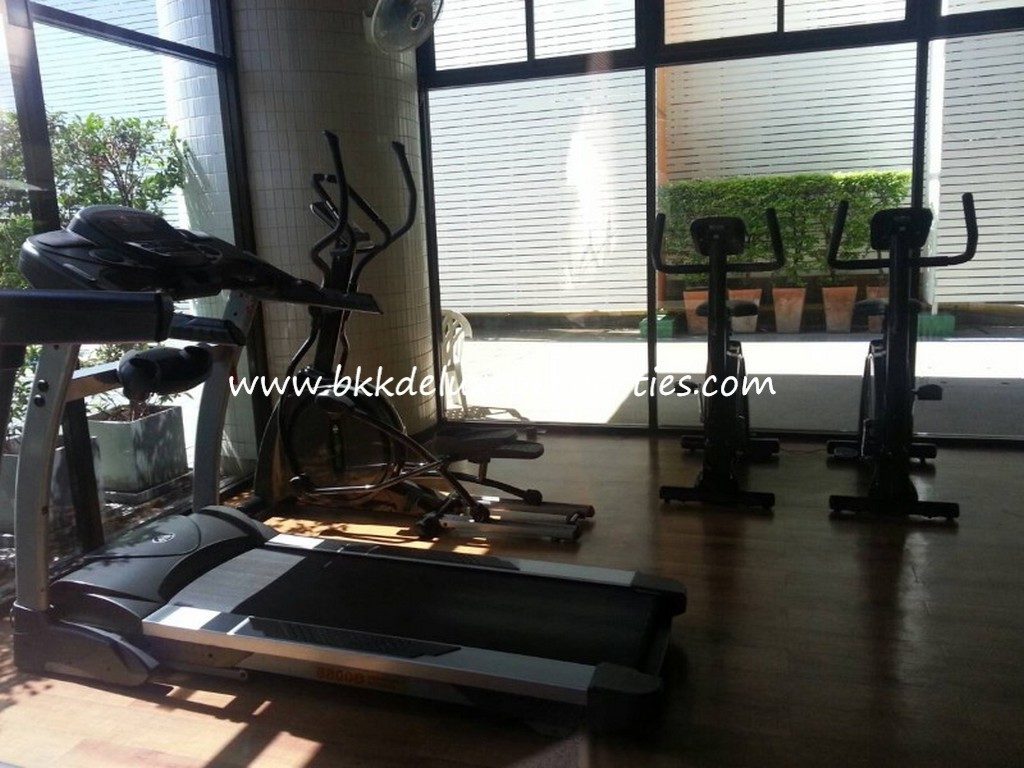 Richmond Palace. Bangkok condo Sukhumvit 43 rent sale. Gym