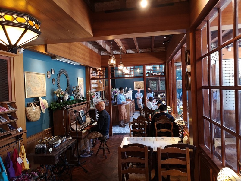Featherstone Cafe. Pridi 31. Phrakhanong Neua. Bangkok (4)