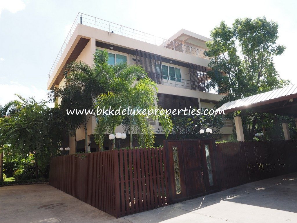 Bangkok Punnawithi House For Sale.