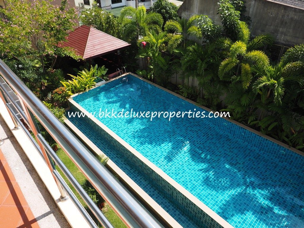 Bangkok Punnawithi House For Sale. Swimming Pool