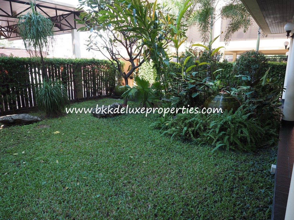 Bangkok Punnawithi House For Sale. Garden