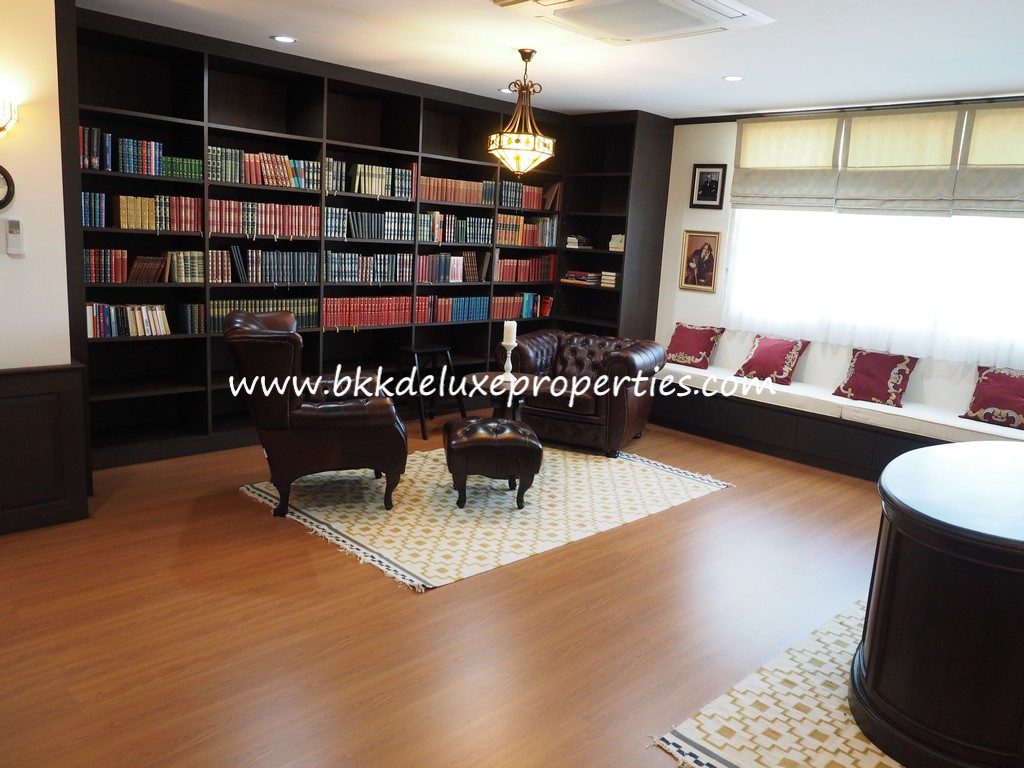 Bangkok Punnawithi House For Sale. Library