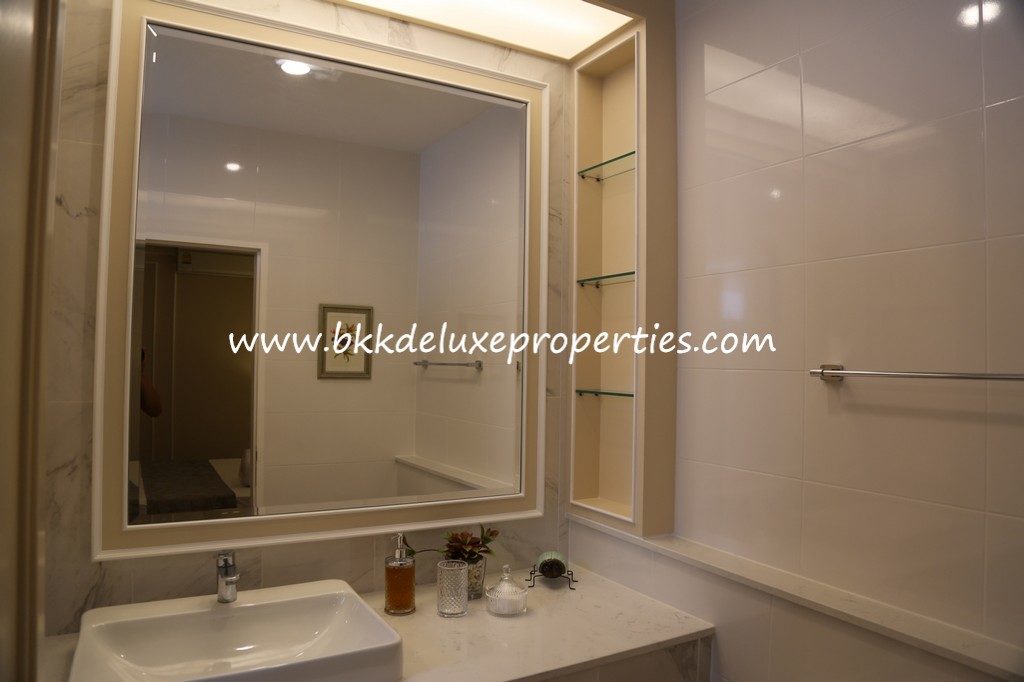 Bangkok Condo For Rent at Thonglor - Phetchaburi. Master Bathroom