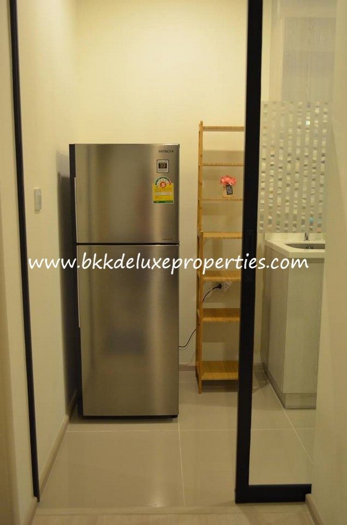 Life Asoke. Bkkdeluxe Phetchaburi Condo Apartment For Rent In Bangkok. Fridge.