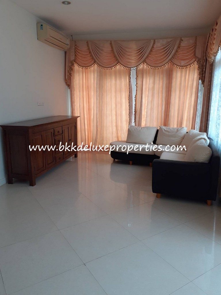 Ananda Sportlife. Bkkdeluxe Bangkok House For Sale Near Suvarnabhumi Airport. Sofa