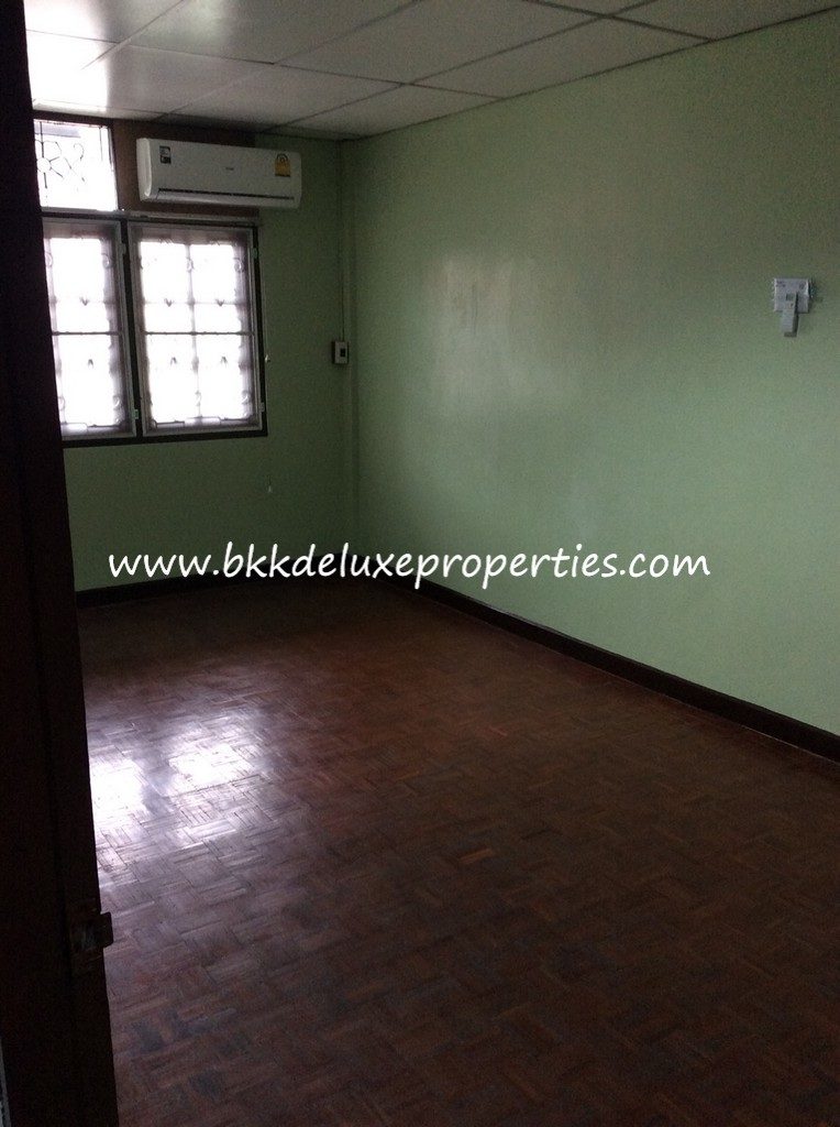 Bkkdeluxe Bangkok Townhouse For Rent In Phra Khanong. Bedroom 2