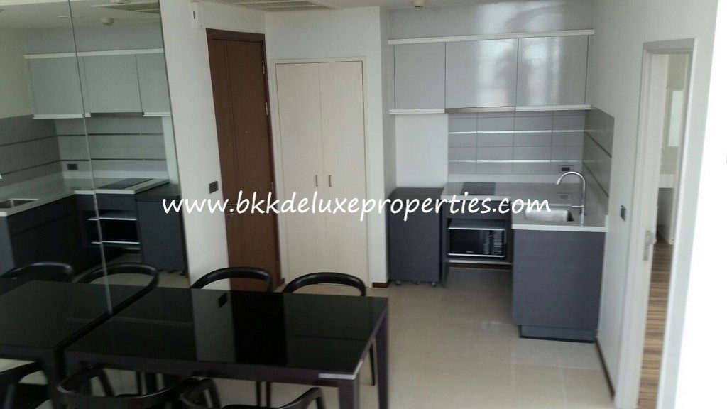 Wyne Sukhumvit. Bkkdeluxe Bangkok Phra Khanong Condo For Rent On Sukhumvit Rd. Dining Table.