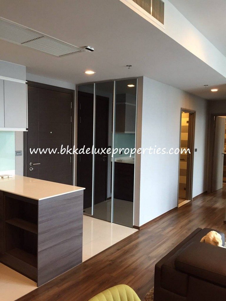 Bkkdeluxe Bangkok condo for rent in Ekkamai 12. Entrance.