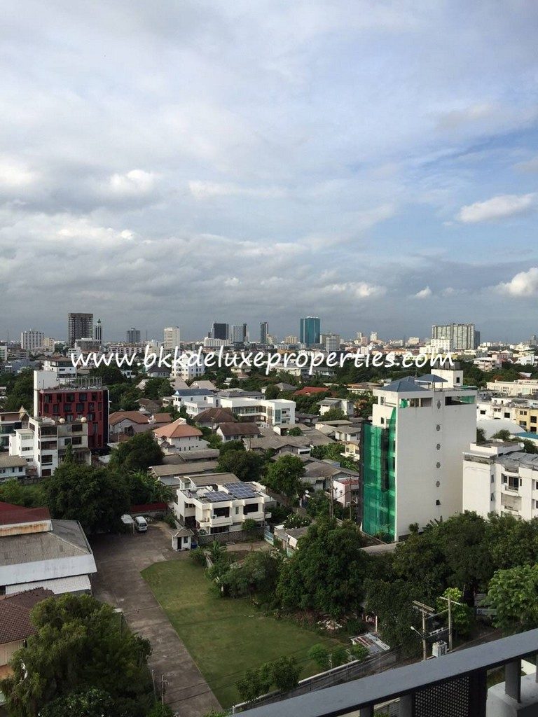 Bkkdeluxe Bangkok condo for rent in Ekkamai 12. City View 1.