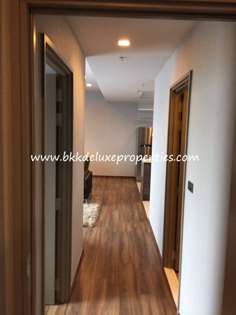 Bkkdeluxe Bangkok condo for rent in Ekkamai 12. Corridor.