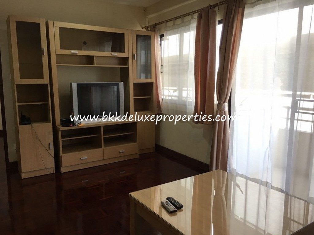 Bkkdeluxe Bangkok One bedroom Condo For Rent Sukhumvit. TV Cabinet.