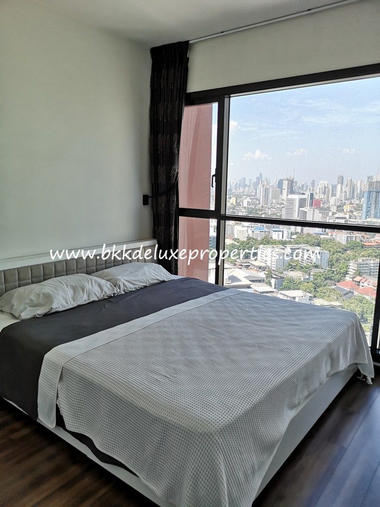 Wyne Sukhumvit. Bkkdeluxe Bangkok condo for rent Phra Khanong BTS. Bedroom.