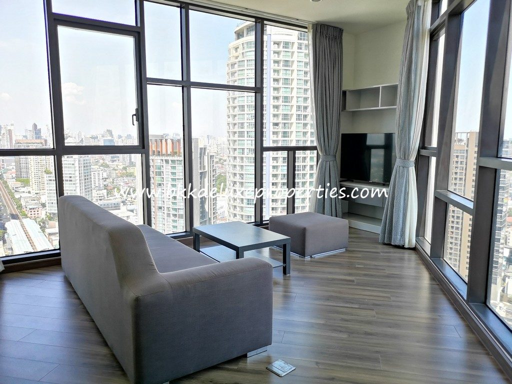 Wyne Sukhumvit. Bkkdeluxe Bangkok condo for rent Phra Khanong BTS. Upper Living Area.