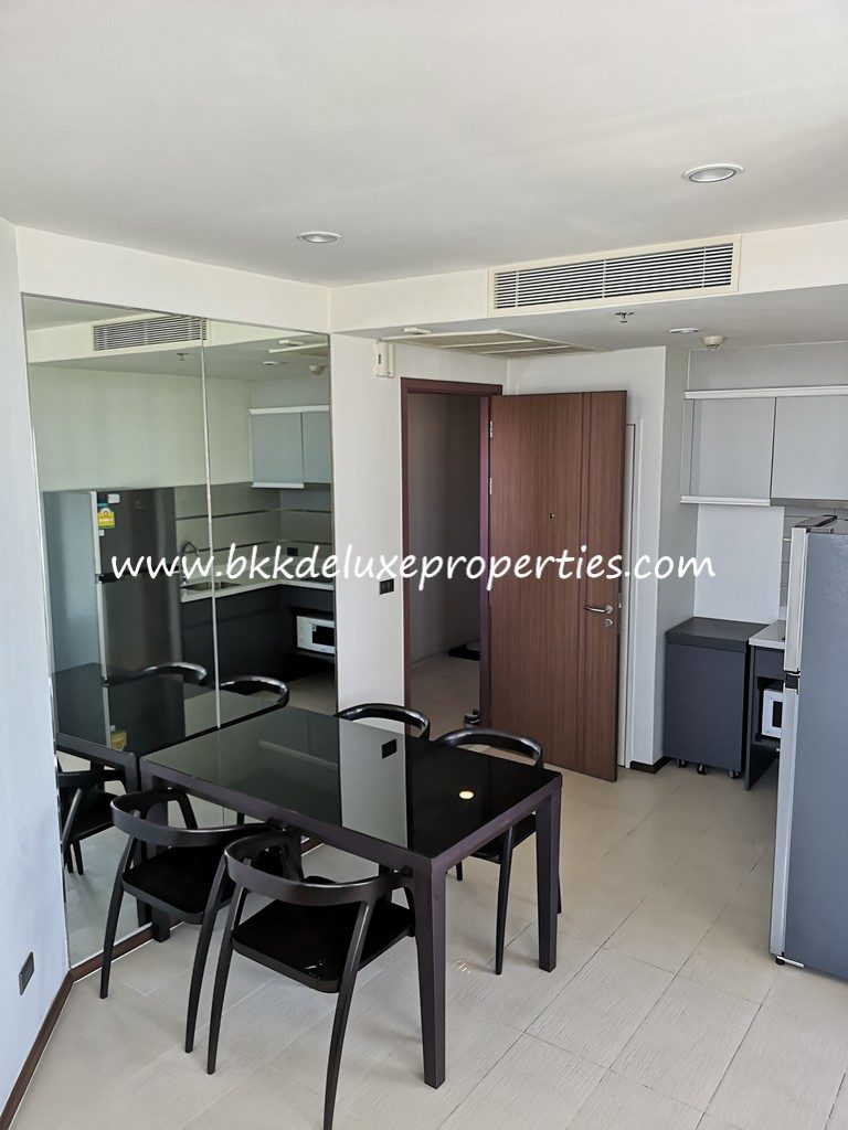 Wyne Sukhumvit. Bkkdeluxe Bangkok condo for rent Phra Khanong BTS. Entrance.