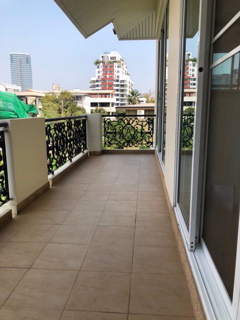 Bkkdeluxe Properties. Penthouse 43. Two Bedroom Rental Condo At Aree. Balcony.