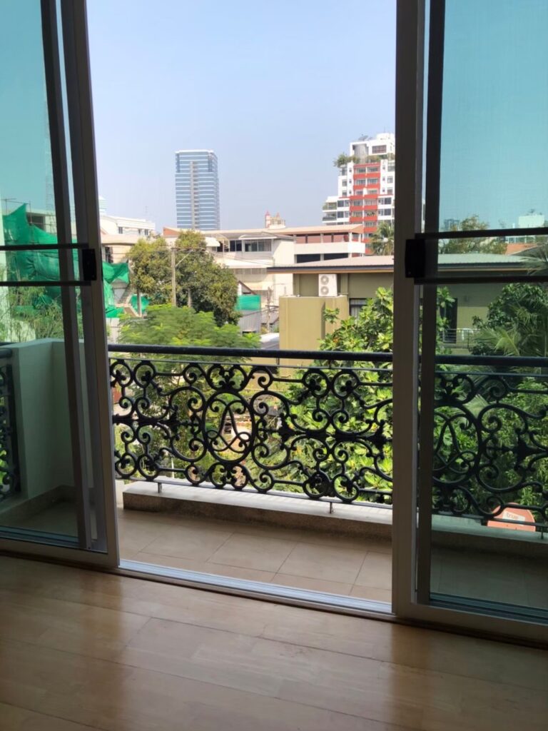 Bkkdeluxe Properties. Penthouse 43. Two Bedroom Rental Condo At Aree. City View.