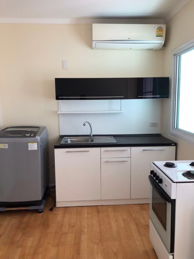 Bkkdeluxe Properties. Penthouse 43. Two Bedroom Rental Condo At Aree. Kitchen.